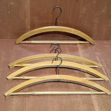 Vieux Cintres En Bois Double