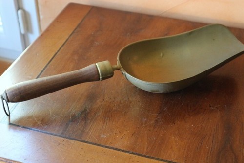 Ancienne pelle charbon - a,