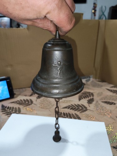 Rare cloche porte à - cloche,