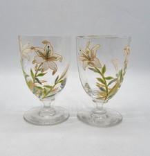 Paire de verres à eau en verre soufflé émaillé à décor floral de lys par Legras