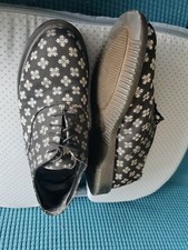Chaussures   Dr Martens BRIAR Noir + Argent. Etat neuf. Pointure 38