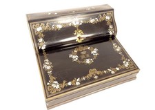 Ecritoire bois noirci marqueterie laiton doré Tahan Paris Napoléon III XIXè