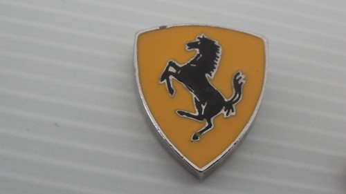 Pin sigle ancien ferrari - s,