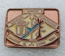 Pins Archery Tir à l'arc,  chasse à l'arc 1990. version cuivre 26x36 mm