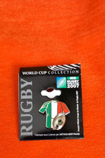 Pin's ARTHUS BERTRAND World