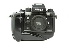 NIKON F4 + viseur standard et poitrine + 2 grips