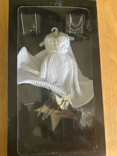 Franklin mint marilyn monroe - mint,