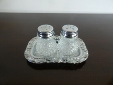 Salière et poivrière en