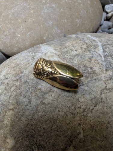 Broche vintage cigale signée - broche,
