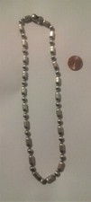 Chaîne en métal argenté