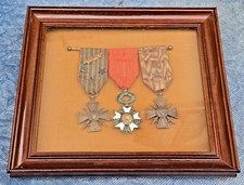 3 Belles médailles anciennes MILITAIRES / République Française encadrés / Argent