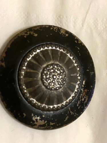 Grand bouton ancien métal - bouton, en
