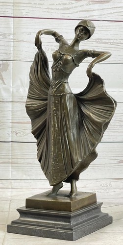 Sculpture figurine figure - sculpture,