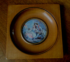   miniature  signée en bas à droite,VILLY, "Scene galante"encadrement merisier