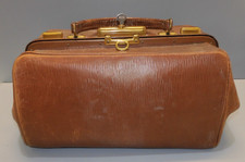 -SUPERBE SAC de MEDECIN en CUIR POIGNEE CUIR INTERIEUR CUIR AU DEPART LIMOGES  D