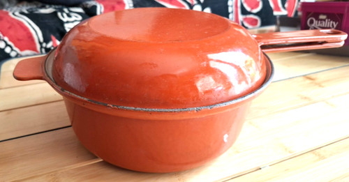 Ancienne cocotte avec - ancienne,
