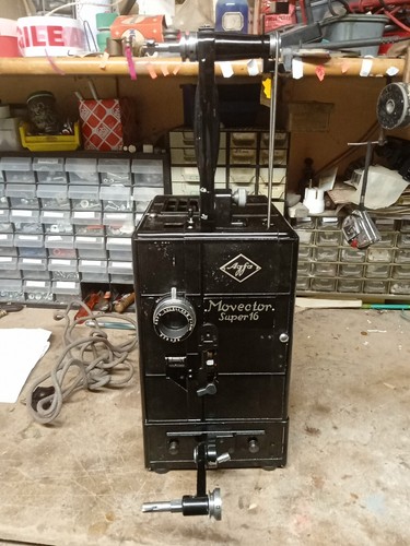 Projecteur 16mm agfa - projecteur,