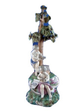 Figurine De Putti En Porcelaine Royale De Vienne Du 18E Siècle