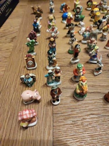 Lot 270 fèves - lot,