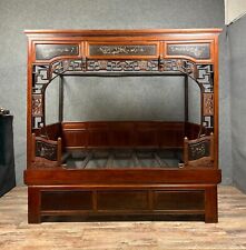 Asie XIXème : Impressionnant lit de mariage chinois à baldaquin