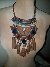 Collier Plastron Neuf Style