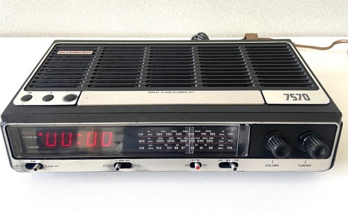 Ancien radio réveil vintage - ancien,