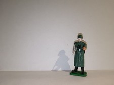 STARLUX militaire allemand (ref v22) officier casque mitraillette