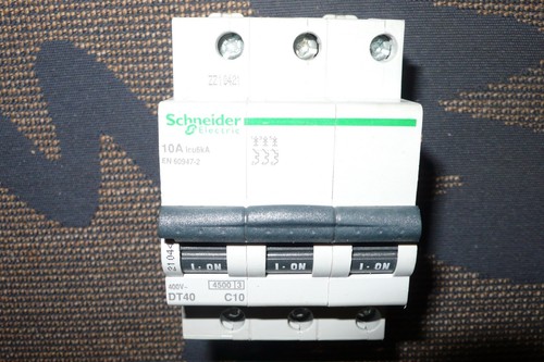 Disjoncteur triphase 10a - triphase,