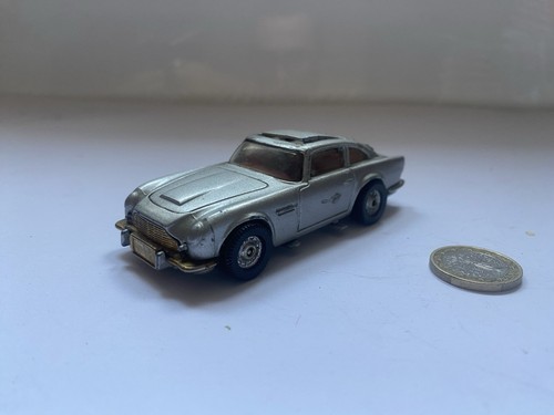 Corgi aston martin - corgi:,