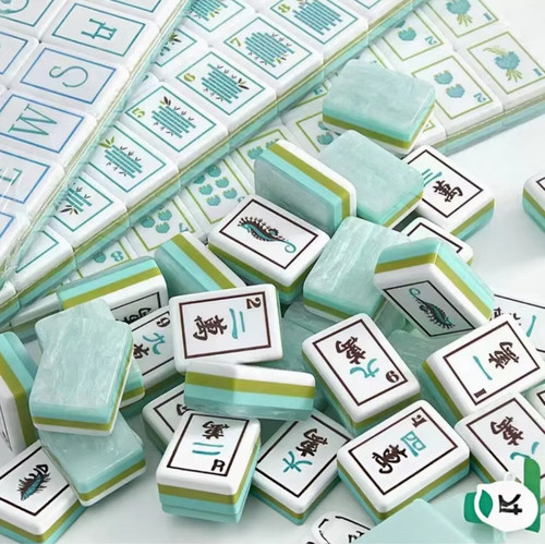 Pearlescent blue american - pearlescent,