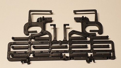 Pièce fixation pour carte - pièce,