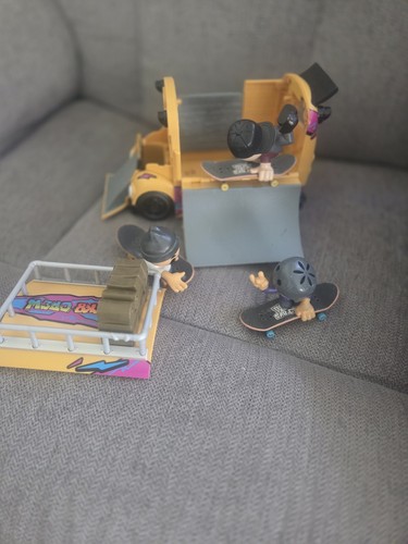 Sk8 crawl school - sk8, skate
