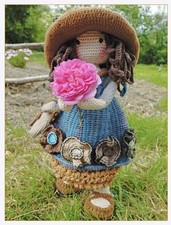 POUPEE AU CROCHET "STEENA"
