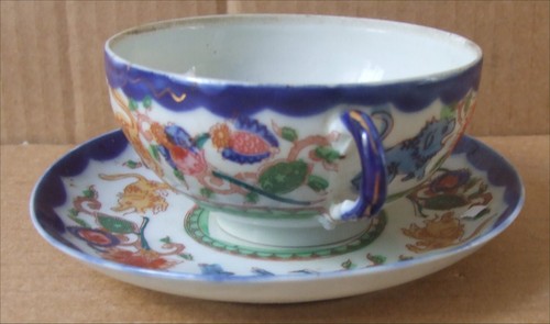Tasse ancienne porcelaine