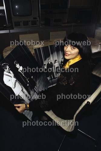 Mireille mathieu exclusive - *,