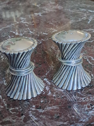 Duo saliére poivrière en - saliére, et