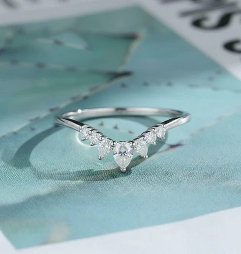 Pear cut moissanite - ct,