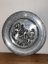 Ancienne Assiette Sculptée En étain 97%, Décorative Made In France