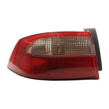 Feu arriere principal gauche