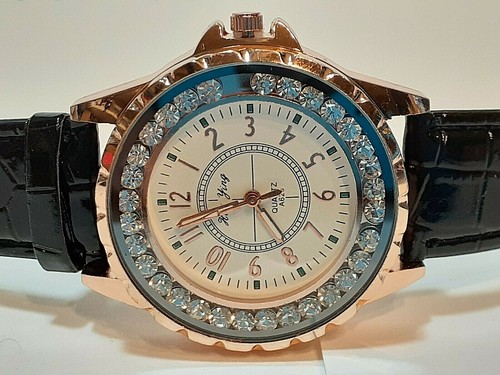 Women girls round dial - /,
