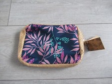 trousse de toilette à fleurs