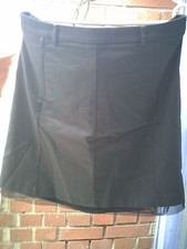 TRES BELLE JUPE ( 44 )  HUGO BOSS (+de 80 euros) 