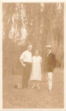 ANCIENNE PHOTOGRAPHIE JOLIE PRISE  DE VUE D'UN TRIO SOUS LES SAULES PLEUREURS