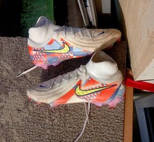 Paire crampons Nike phantom
