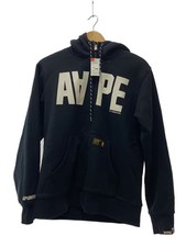 Un Sweat À Capuche Zippé