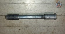AXE ROUE AVANT SUZUKI 1300