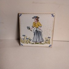 Ancien Carreau Carrelage Faience De Desvres 11cm La Dame et son bouquet de fleur