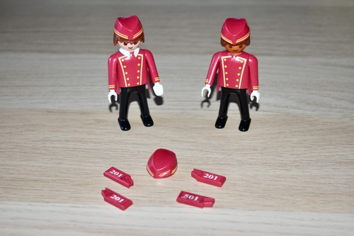 Playmobil grooms pour - playmobil, 2