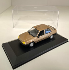Peugeot 309 1988 1/43 IXO Boite Vitrine