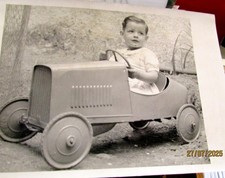VOITURE A PEDALE ENFANT